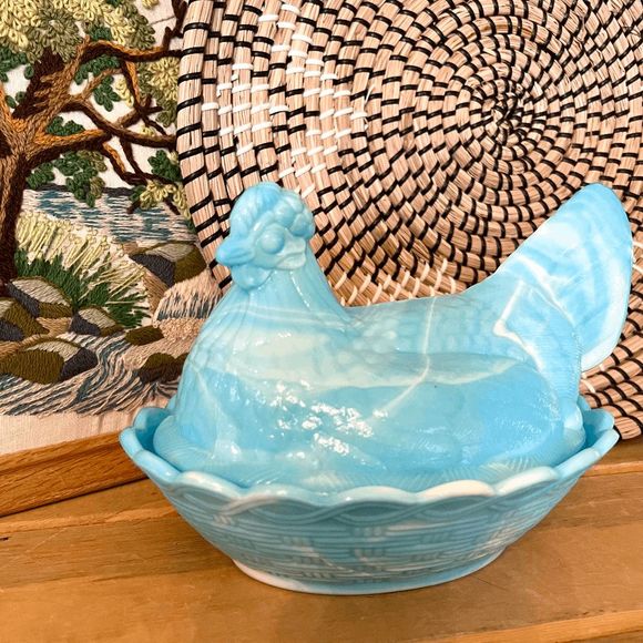 Vintage Fenton Glass Blue Marble 8" Hen On Nest w/Scalloped Rim Base # 5182MB - Picture 3 of 5